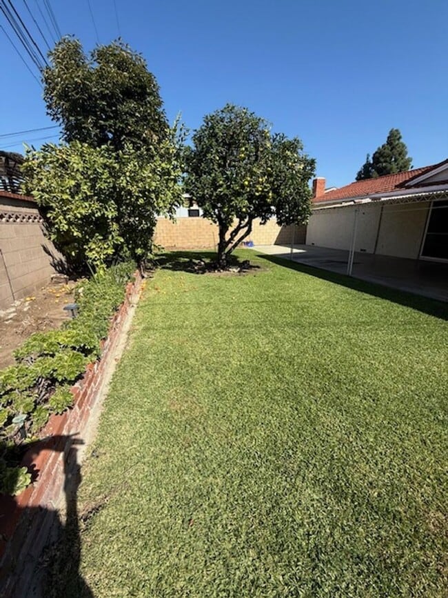 Building Photo - **LA MIRADA** Beautifully Maintained 3-Bed...