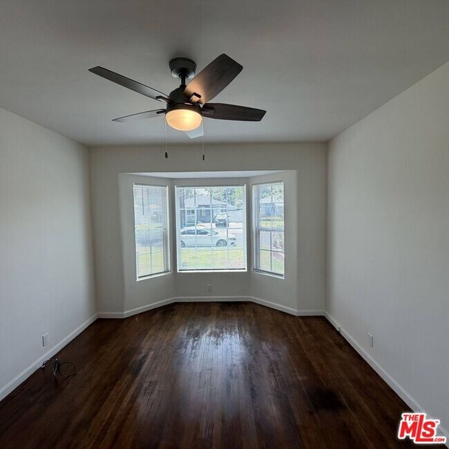Building Photo - 1104 N Frederic St