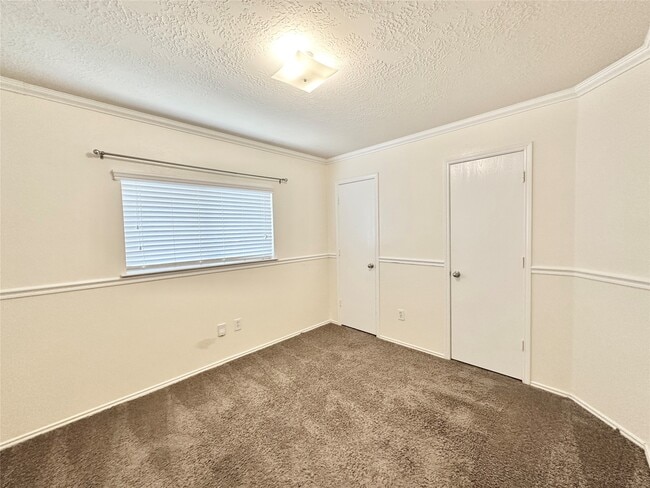 Building Photo - 11023 KNOBBLEY Oak Ct