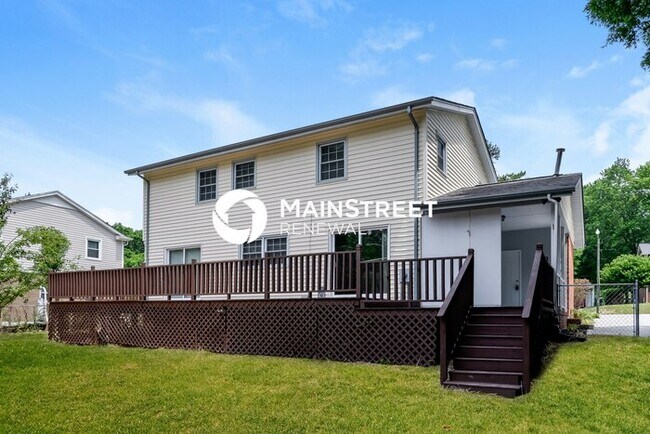 Building Photo - 4 Bedroom Pet-Friendly Home in CHARLOTTE, NC with Main Street Renewal