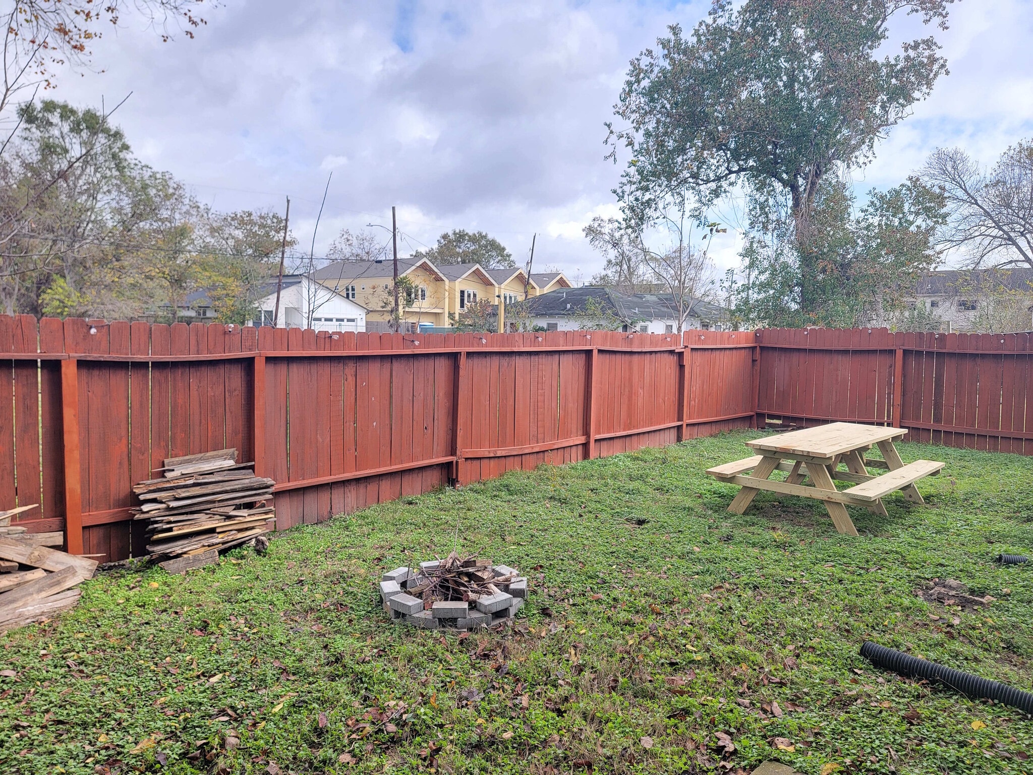 Building Photo - 3807 Lydia St