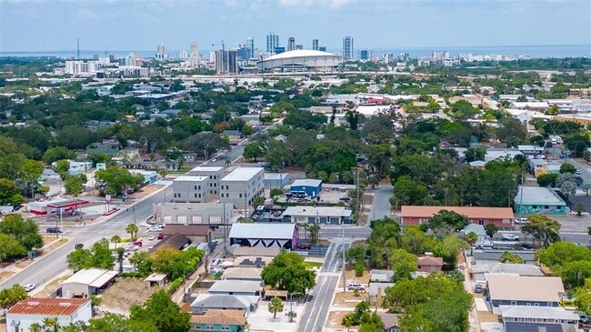 Building Photo - 2851 Emerson Ave S