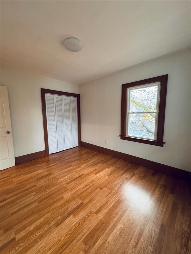 Building Photo - 543 Brooks Ave