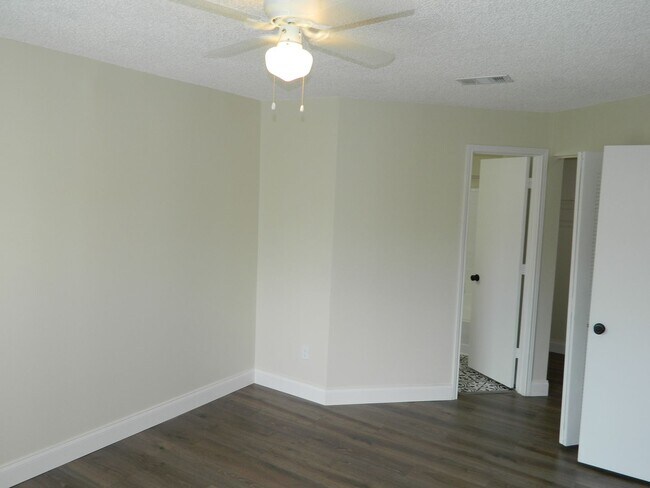 Building Photo - Seminole County 2-2 Condo