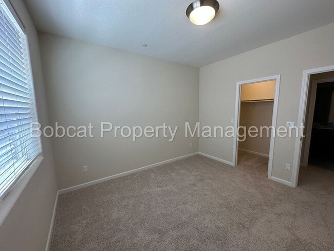 Building Photo - 862 Furlong Dr