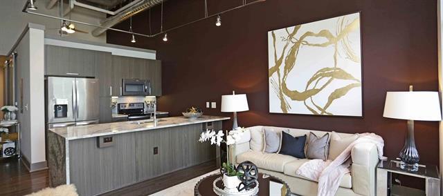 Building Photo - 8110 Park Ln