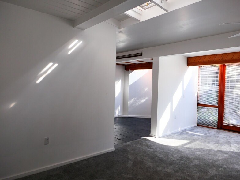 Building Photo - 6456 Surfside Way