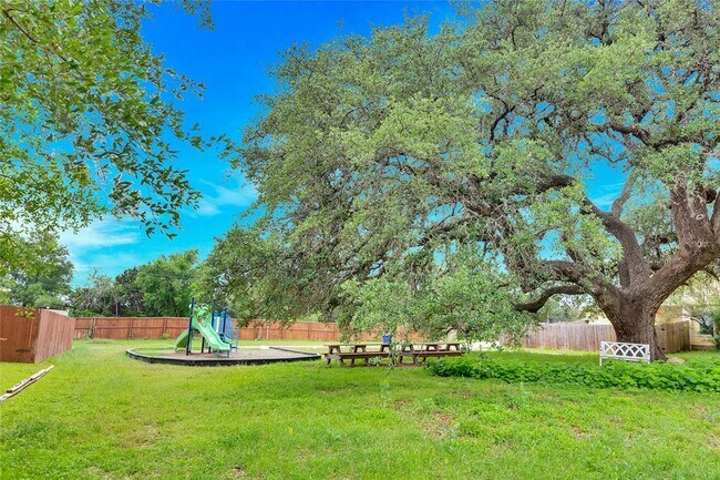 Building Photo - 2212 Melissa Oaks Ln