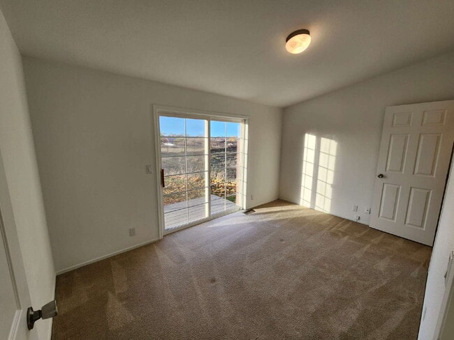 Building Photo - 3 bed 2 bath 2 car garage w/ great views i...