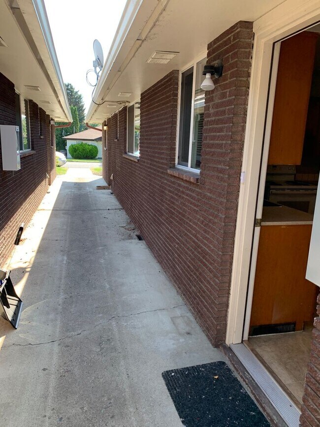 Building Photo - 318 N 41st Ave