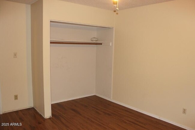 Building Photo - 2605 S Rita Ln