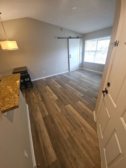 Building Photo - 5152 Conroy Rd