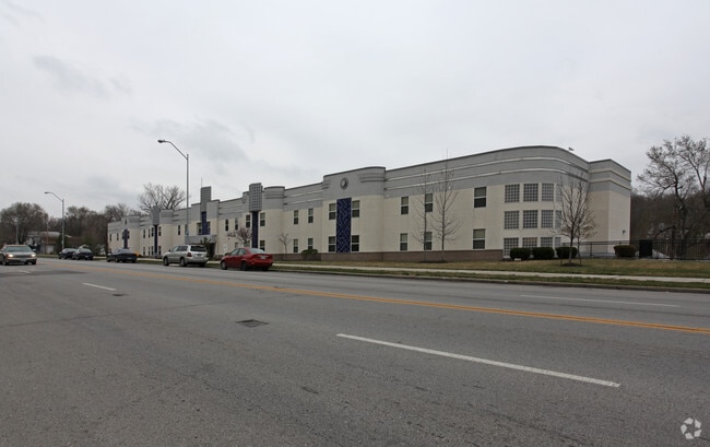 Building Photo - Twin Elms Apartments