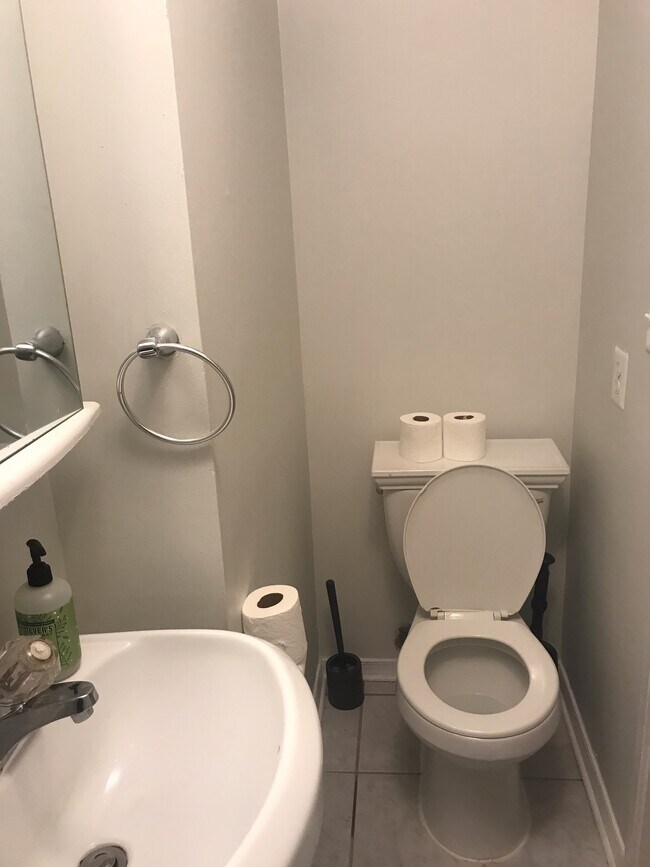 Bathroom - 1844 Columbia Rd NW