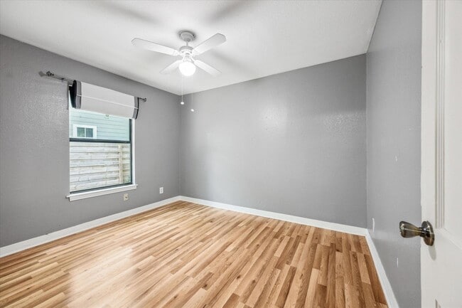 Building Photo - 1102 Cherico St