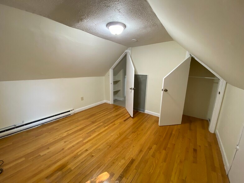Building Photo - 56 Mozart St