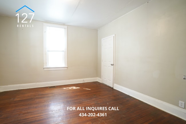 Building Photo - Comfortable 3BR Lynchburg Duplex with Easy Access to City Amenities