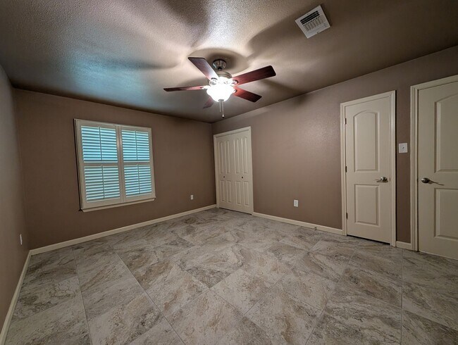 Building Photo - 2/2 Condo on Lake McQueeny / Waterfront Co...