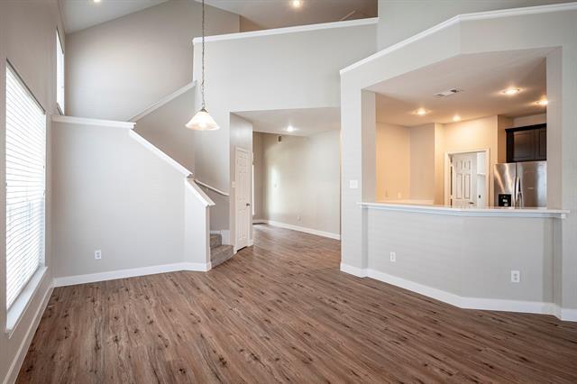 Building Photo - 9902 Maple Dr