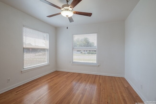 Building Photo - 1503 Donaldson Ave