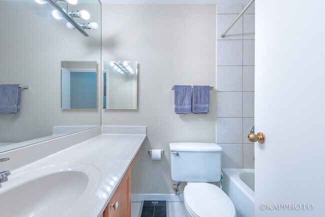 Building Photo - 211 E Ohio St