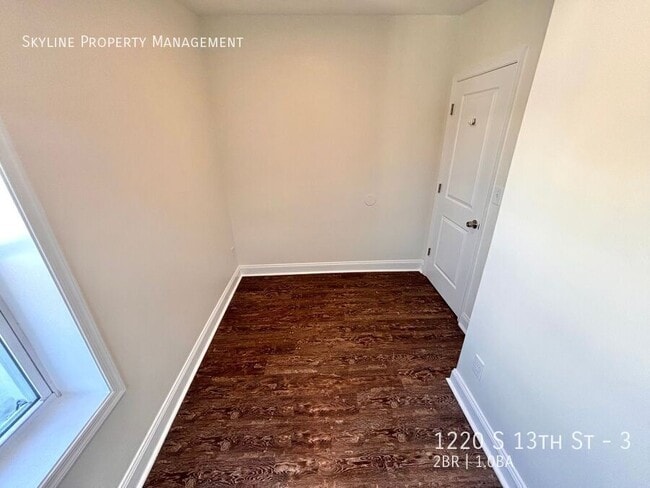 Building Photo - 1220 S 13th St