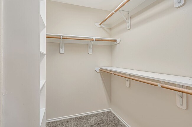 Building Photo - 6213 Stoney Creek Dr