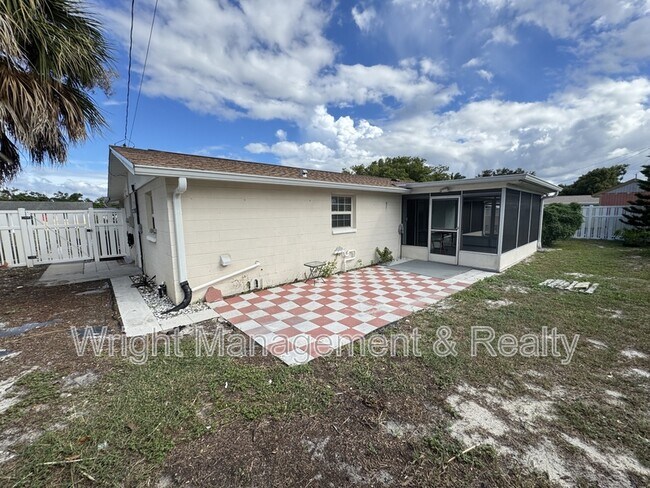 Building Photo - 10921 Norwood Ave