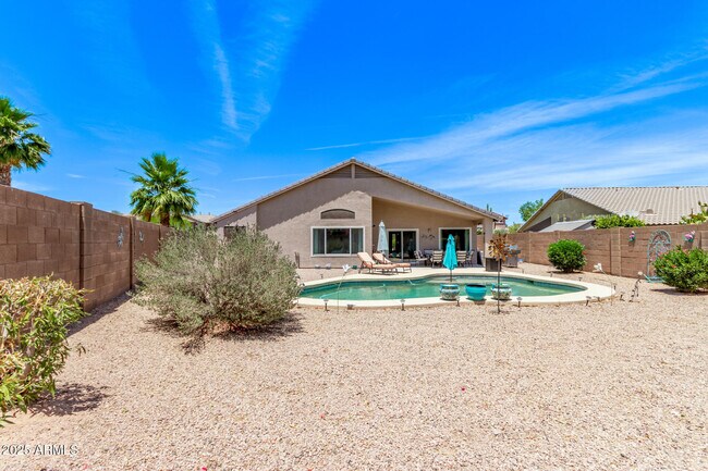 Building Photo - 22335 Vargas Dr
