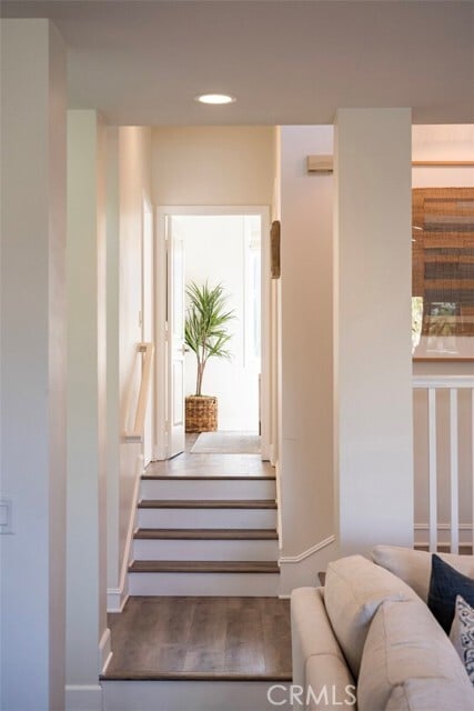 Building Photo - 214 Avenida Montalvo