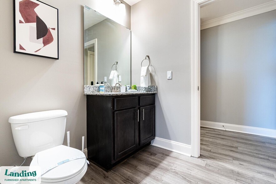 Building Photo - 305 Laredo Dr