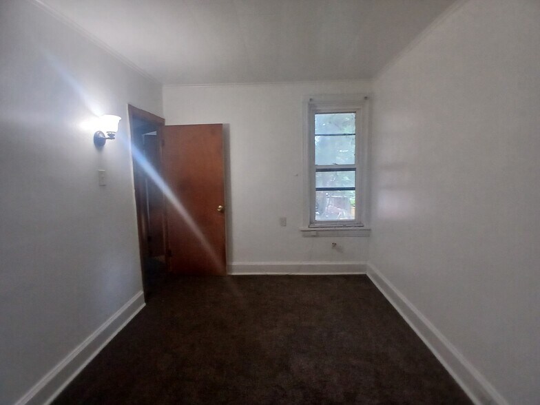 Building Photo - 1505 Hunter St