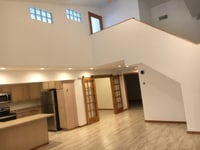 Building Photo - 400 Stephans St