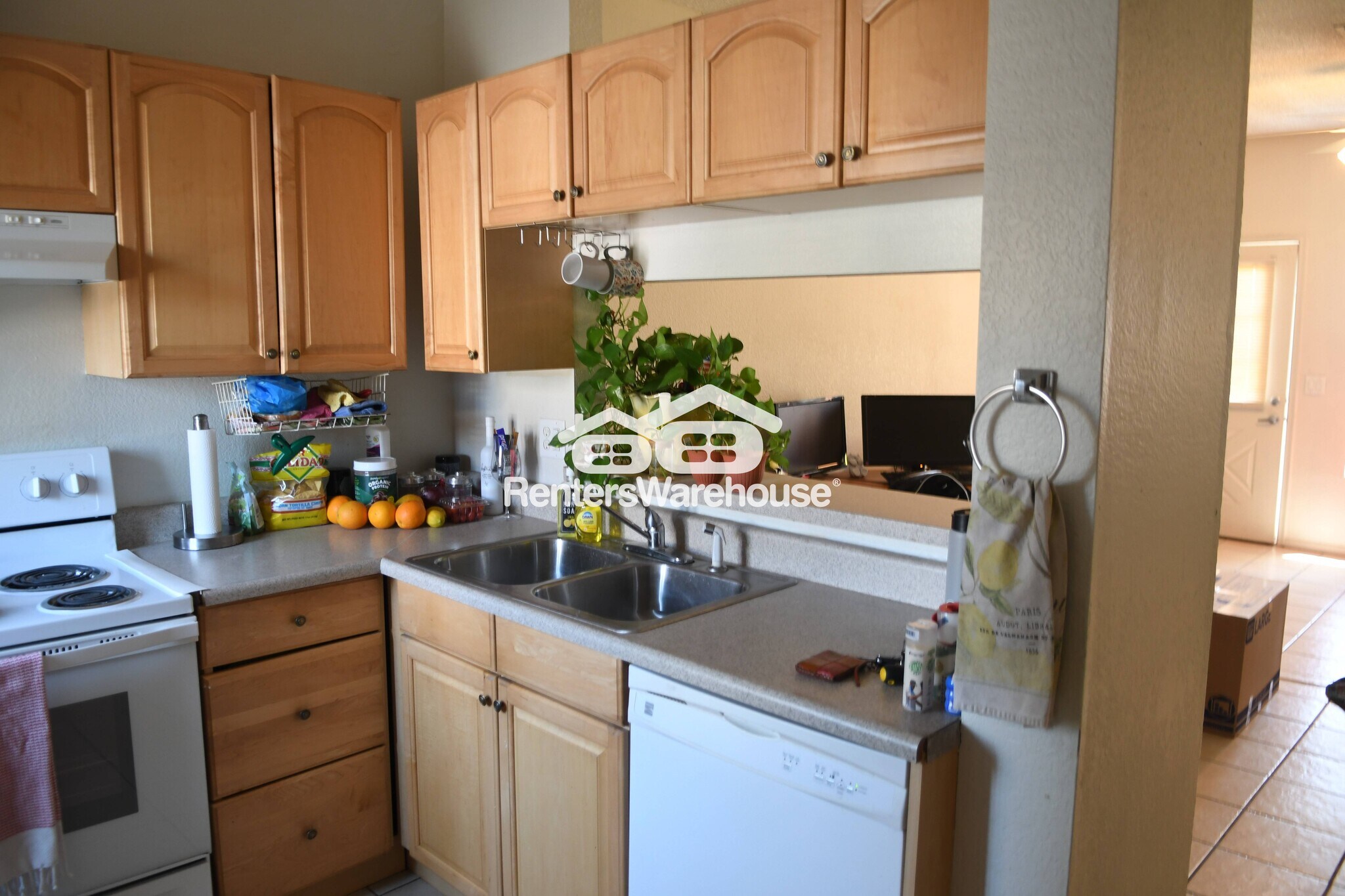 Building Photo - 1970 N Hartford St