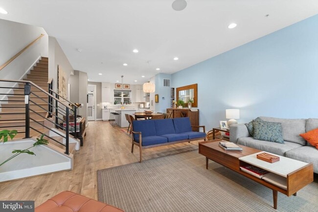 Building Photo - 3533 Bellflower Ln