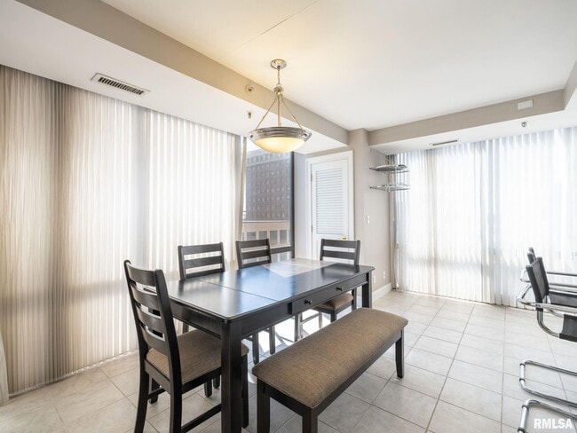 Building Photo - 123 SW Jefferson Ave