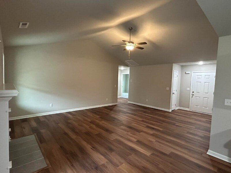 Building Photo - 401 Grand Oaks Dr