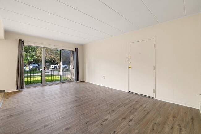 Building Photo - 3145 Bernice Rd