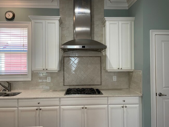 Building Photo - Fabulous Three Bedroom Home in Antiquity