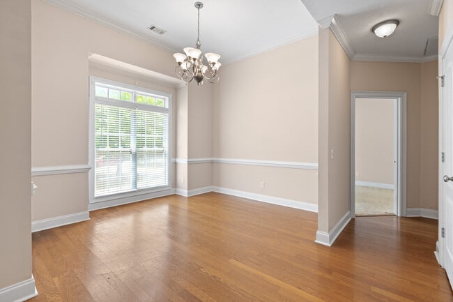 Building Photo - 148 Carriage House Ln