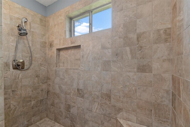 Building Photo - 24338 Redbud Ave