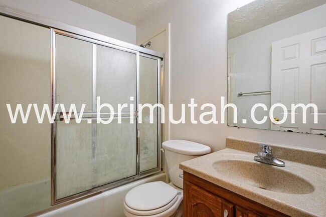 Building Photo - 4670 Stratton Dr E