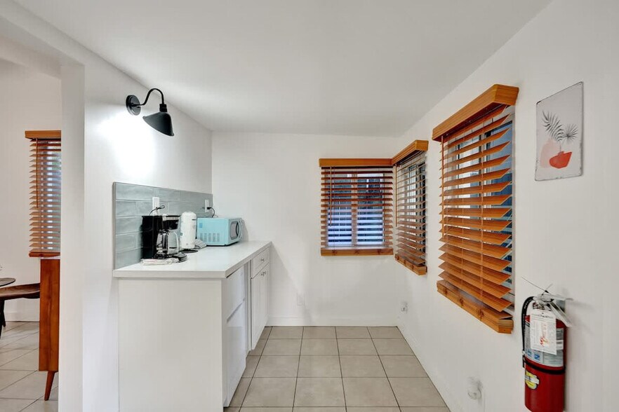 Building Photo - 1115 SW 4th St