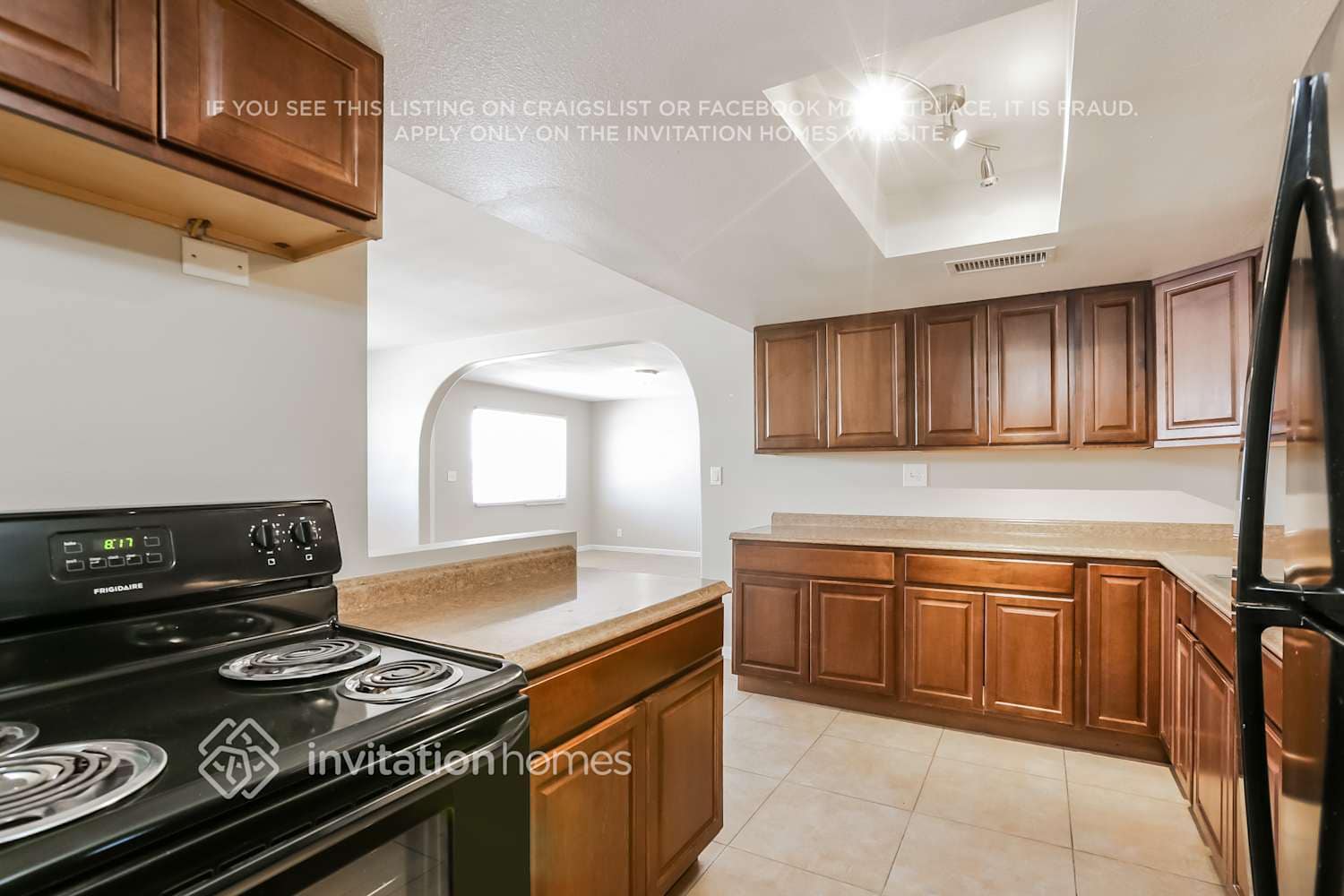 Building Photo - 3221 E Captain Dreyfus Ave