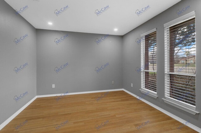 Building Photo - 2908 E Park Blvd