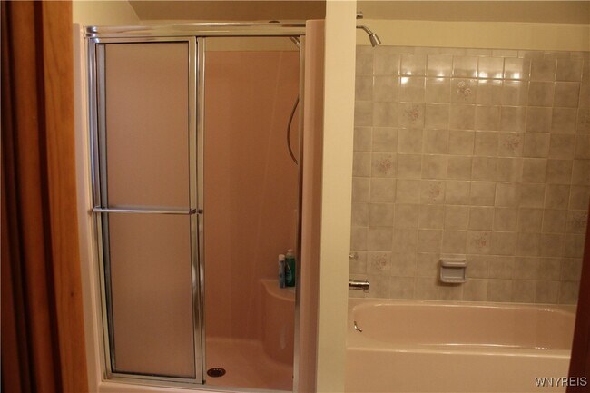 Building Photo - 16 Bluebird Ln