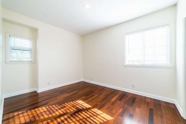 Building Photo - 849 Avocado Pl