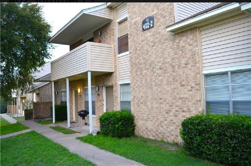 Building Photo - 402 Summer Ct