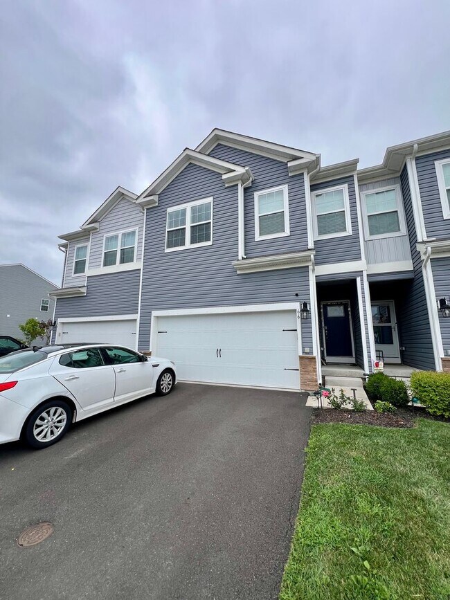 Building Photo - Stunning 4-Bed Townhome in Quakertown! Available March 1st!