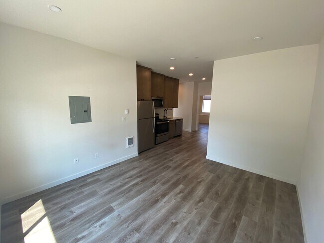 Building Photo - 2-Bedroom, 1-Bath Home in North Portland!